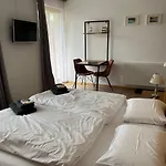 招待所 小猫宾馆 Pörtschach am Wörthersee